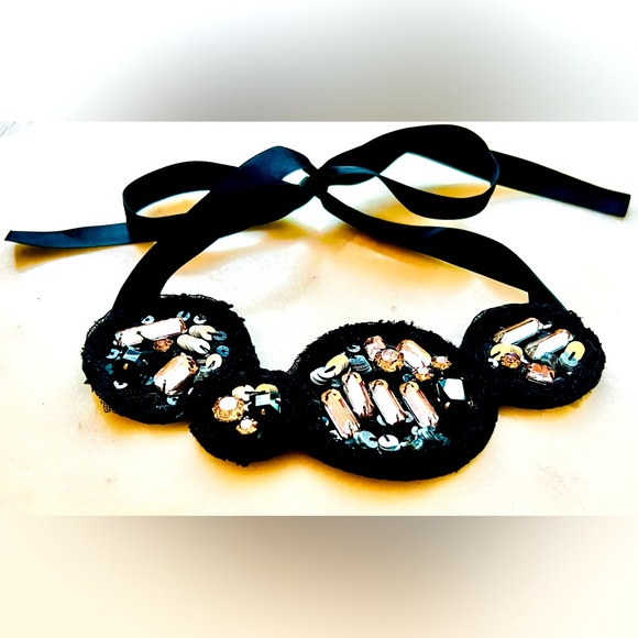 Large Statement Embellished Necklace!🪩✨ **NEW WITHOUT TAGS!🤩💛🖤⭐️**NWOT🎁💫** - Picture 2 of 7
